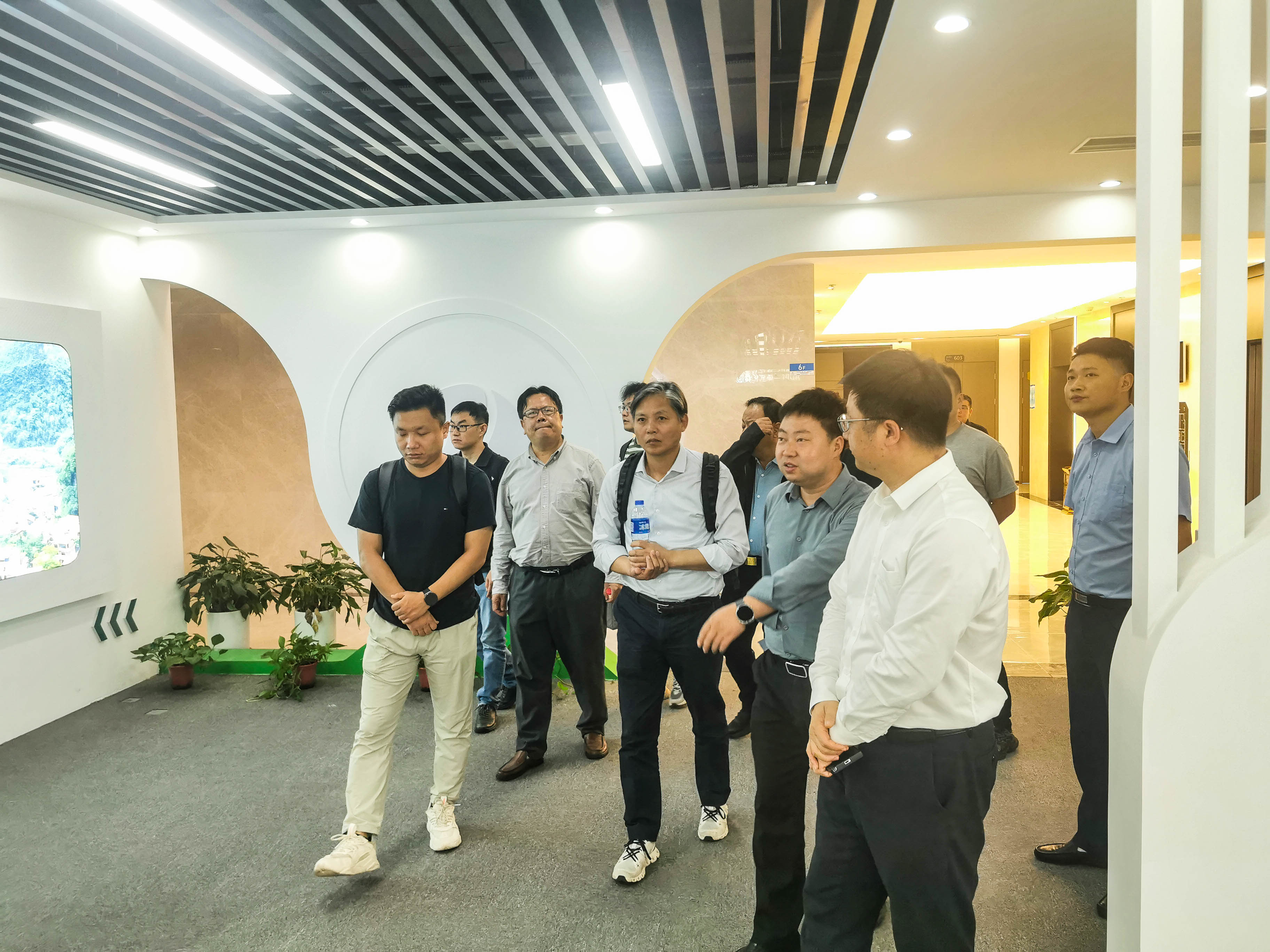 浙江省材料教授團隊來我司參觀考察